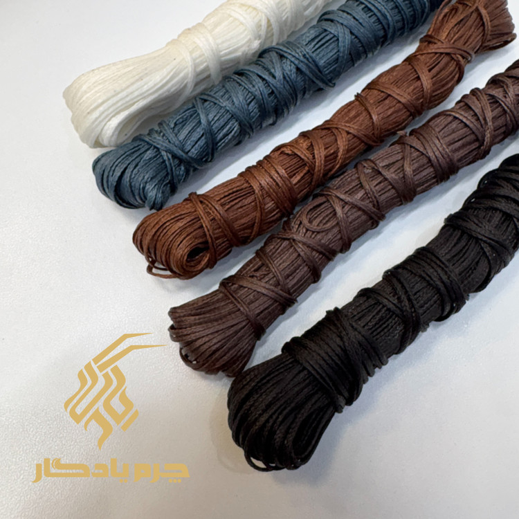 نخ موم زده امگا سایز هشت دهم - فروشگاه چرم یادگار
