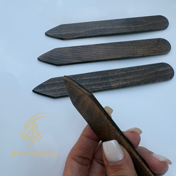 اسلیکر چوبی ـ فروشگاه چرم یادگار