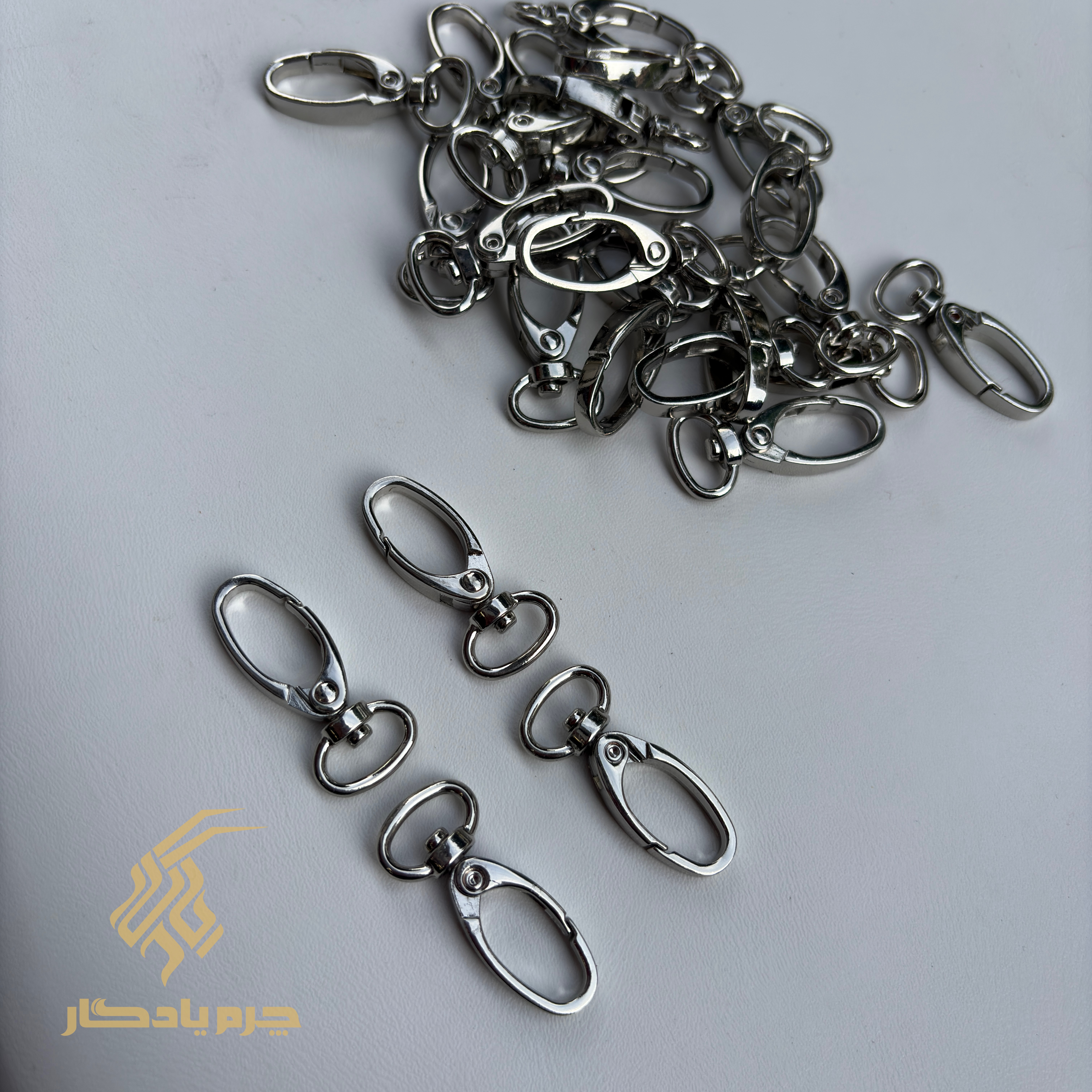 مدبر طوطی  ۱/۵ سانتی نقره ای | چرم یادگار